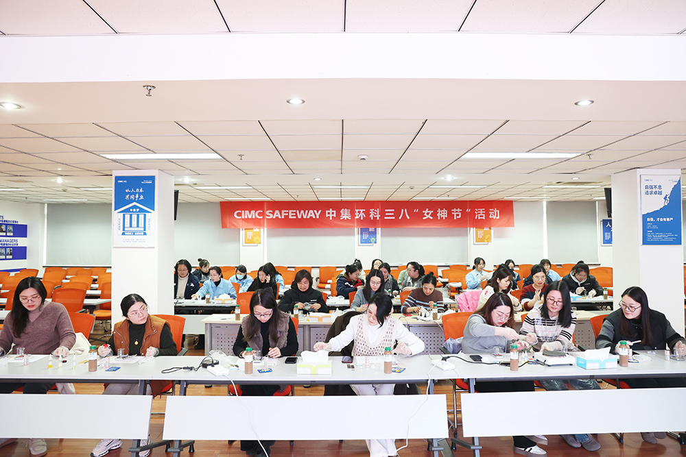 �������� �������̡���PG���ӹ�����չ�����ˡ���Ů��ϵ���˶�